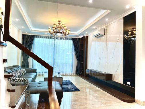 Nhà mới đét, VIP nhất phố Ngọc Lâm full nội thất, gara, thang máy. Ở hoặc làm VP đều cực mịn