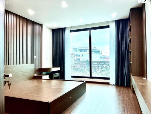 Nhà mới đét, VIP nhất phố Ngọc Lâm full nội thất, gara, thang máy. Ở hoặc làm VP đều cực mịn