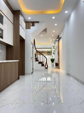 Bán nhà chính chủ phố Linh Lang, Ba Đình DT 45m2 x 6 tầng mới đầy đủ nội thất giá 5,5 tỷ