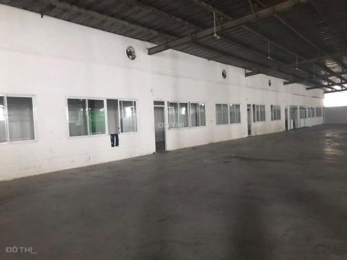 Cho thuê xưởng 2500m2 tại Big C Long Biên, chia nhỏ được, gần QL5