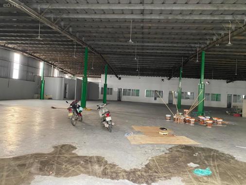 Cho thuê xưởng 2500m2 tại Big C Long Biên, chia nhỏ được, gần QL5