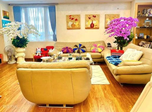 Mặt phố Hàng Chiếu sầm uất gần chợ Đồng Xuân 56m2x4T chỉ 28.68 tỷ. LH 0989.62.6116