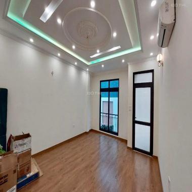 Hiếm nhỉnh 5 tỷ, ô tô ngủ trong nhà 40m2 x 5T, nhà đẹp ở ngay. Phú Diễn - Bắc Từ Liêm