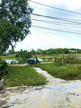 Bán lỗ đất tặng căn nhà cấp 4 (mới 95%) thôn Hồ Tôm, xã Tân Phước, thị xã Lagi gần biển