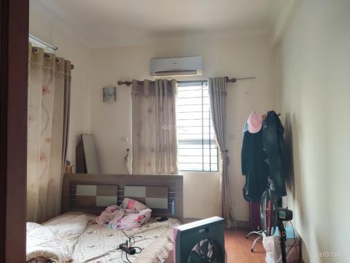 Bán căn hộ chung cư B6 Nguyễn Chánh, Trung Hòa, 70m2, 2 ngủ, 1 WC giá 1,95 tỷ