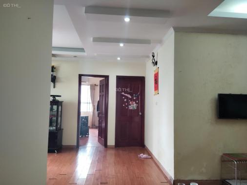 Bán căn hộ chung cư B6 Nguyễn Chánh, Trung Hòa, 70m2, 2 ngủ, 1 WC giá 1,95 tỷ