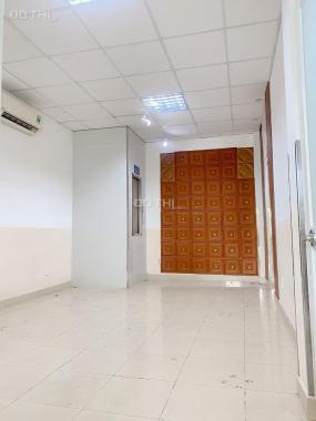 Cho thuê nhà MT 12m đường Hồng Hà, Phường 2, Tân Bình (DTSD: 300m2, HHMG 1/2 tháng)