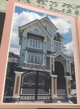 Cần bán căn nhà đầy tâm huyết nằm trong khu compound danh tiếng đường Nguyễn Văn Hưởng - Thảo Điền