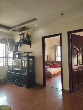 Bán căn hộ chung cư B6 Nguyễn Chánh dt 68.86m2, 2 ngủ 1 khách, 1 wc, giá 1,95 tỷ