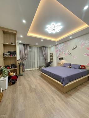 Bán nhà phố Nguyễn Văn Cừ, kinh doanh, gần các showroom ô tô, 88m2, 6,4 tỷ