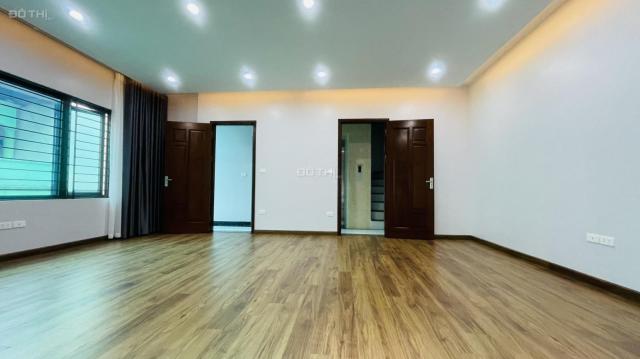 Bán gấp nhà phố Nguyễn Khang, Hạ Yên 2 mặt thoáng gần oto 55m2 xây 5 tầng mới tinh, hiện đại 6,2 tỷ