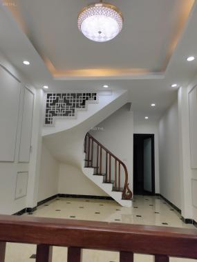 Bán nhà ngõ hồ Văn Chương - Tôn Đức Thắng, 48m2 x 5T mới cực đẹp thoáng, sân riêng. Giá 5,1 tỷ