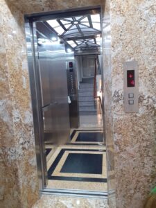 Cho thuê văn phòng số 44 phố Chùa Quỳnh, Q HBT. 14tr/th sàn 100m2