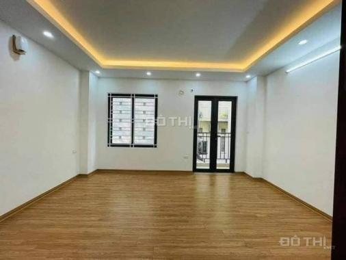 Tôi cần bán nhà Tại Tôn Thất Tùng, 35m2 x 5T, MT 5m, nhà mới ở ngay, ô tô gần nhà chỉ 4,7 tỷ