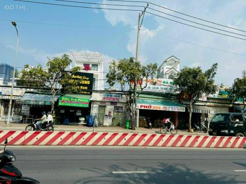 Nhà mặt tiền đường Huỳnh Tấn Phát, Quận 7. 5m*28m, KDBB sầm uất