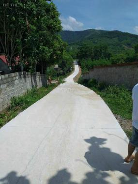 Giá rẻ, mặt tiền rộng, đường ô tô tránh, bám suối nhỏ, Hà Nội 40km