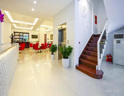 Bán khách sạn mặt tiền Lê Thành Tôn, Quận 1, gồm 1 hầm 10 tầng