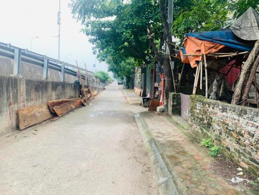 Bán nhà c4 - MT rộng - ngõ nông - giá 3,7 tỷ - Nhật Tảo