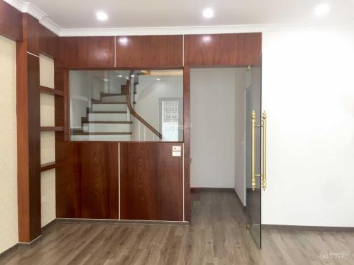 Bán nhà riêng khu PL Đội Cấn, Ba Đình DT 40m2 / 5 tầng. Giá: 5.1 tỷ