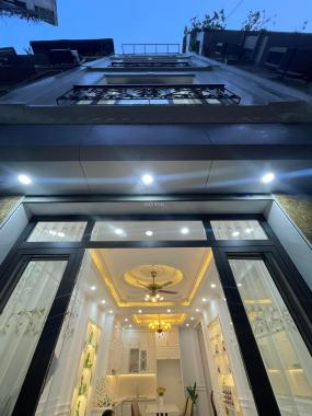 Gấp bán nhà ngõ Thịnh Quang, nhà mới, trung tâm, DT 31m2, MT 4m, giá 3,6 tỷ