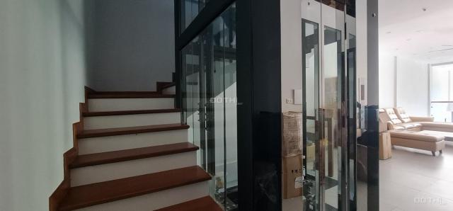 Siêu phẩm mặt phố Nguyễn Văn Cừ, 6 tầng, thang máy, cạnh shophouse, liền kề của Vingroup
