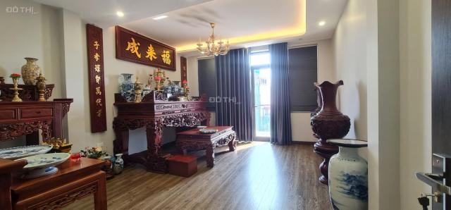 Siêu phẩm mặt phố Nguyễn Văn Cừ, 6 tầng, thang máy, cạnh shophouse, liền kề của Vingroup