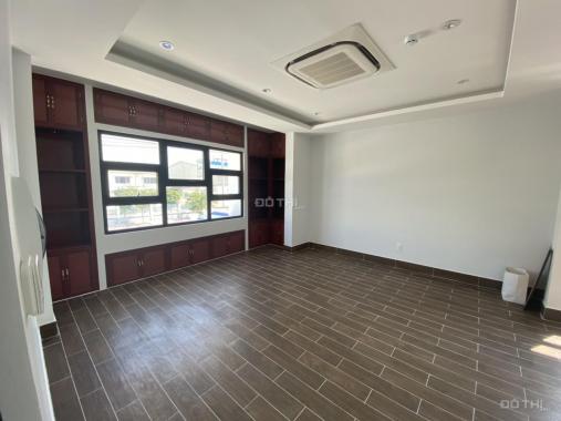 Bán xưởng 3000m2 trong DT tổng 5000m2 khu KCN Tân Đô, Đức Hòa, Long An