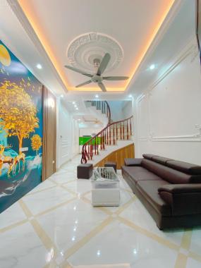 Bán nhà 4 tầng ngõ thẳng tắp, 30m ra phố Nguyễn Hữu Thọ, gần Hồ Linh Đàm giá 4.4 tỷ
