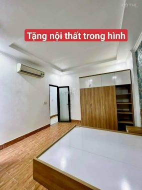 Cần bán nhà lầu hẻm đường Hoàng Quốc Việt, nhà có nội thất cơ bản, giá 2.5 tỷ