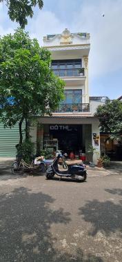 Nhà mặt phố Hoa Lâm, kinh doanh sầm uất, DT 110m2, MT 5m hiếm nhà bán