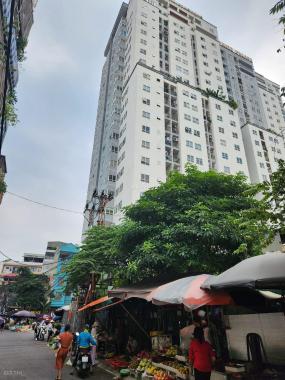 Bán nhà mặt phố Chính Kinh, DT 72m2 x 2 tầng cũ, cách mặt phố Nguyễn Trãi 20m
