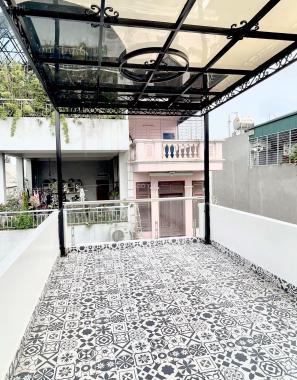 Bán nhà VIP Hai Bà Trưng, phố 8/3 hiếm nhà bán, ô tô đỗ, nhà đẹp, 8,3 tỷ, 40m2