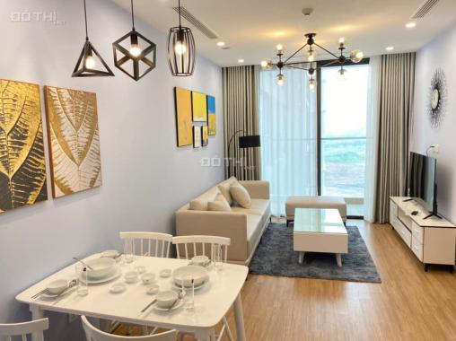Cho thuê căn hộ chung cư Vinhomes Nguyễn Chí Thanh 3 phòng ngủ đầy đủ nội thất đẹp, sang trọng