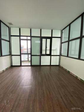 Bán nhà ngõ ven hồ Ba Mẫu - Đống Đa, 41m2 x 5T mới cực đẹp, sân cổng thoáng. Giá 4,1 tỷ