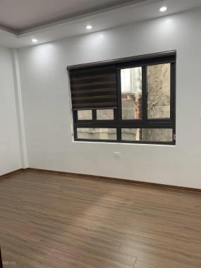 Cần bán nhà ngõ 46 Hào Nam, giá 3.6 tỷ, 35m2x4T, ngõ thông