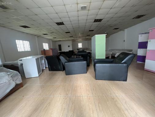 Cho thuê MB ngang 12,6m dài 19m (tổng 240m2) MT Nguyễn Du 25tr/tháng kinh doanh Bida, Spa, showroom