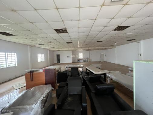 Cho thuê MB ngang 12,6m dài 19m (tổng 240m2) MT Nguyễn Du 25tr/tháng kinh doanh Bida, Spa, showroom