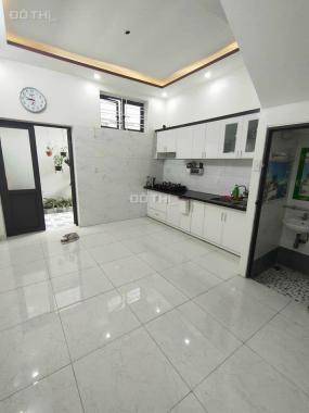 Bán nhà phố Đại La, 39m2, SH quay đầu trước nhà, nhà mới, nhỉnh 3 tỷ