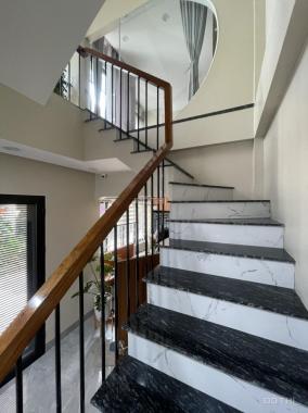 Nhà mới đẹp lô góc kinh doanh - vỉa hè ô tô 50m2. 5 tầng, giá hơn 9 tỷ