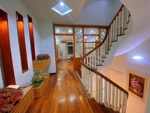 Bán nhà chính chủ phân lô gara ô tô đường 800A Cầu Giấy 58m2 5 tầng, mặt tiền 4,3m giá 12,8 tỷ