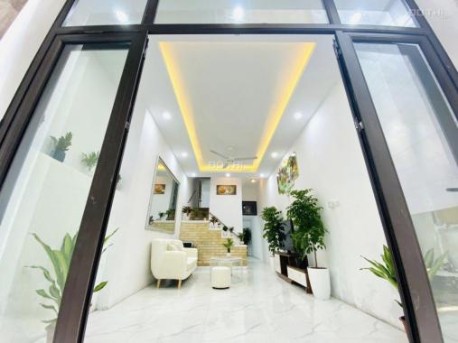 Bán nhanh nhà đầu ngõ Lý Nam Đế, giá 22 tỷ, 78m2x5T, ô tô đỗ