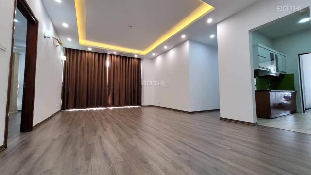 Bán gấp CH Làng Quốc Tế Thăng Long DT 110m2 tầng 15 - A3 BC ĐN full NT nhỉnh 3.3 tỷ. 0906217669