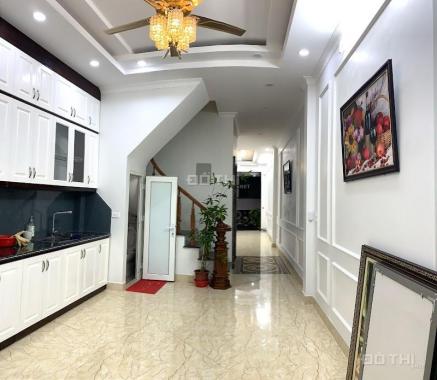 Bán 50m2 mặt phố Trần Hưng Đạo KD ngày đêm, ô tô tránh dừng đỗ, 1 căn duy nhất, giá 20 tỷ