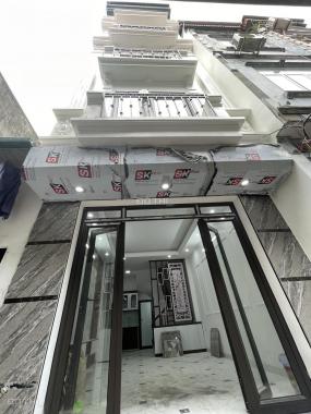 Bán nhà phố Tây Trà, 33m2 - 5 tầng chào 3,25 tỷ. 7m ôtô, 20m mặt phố