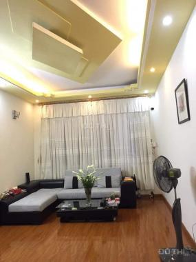 Bán nhà Nam Đồng, Đống Đa 45m2 x 5T gần phố, gần ô tô 5Tỷ