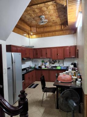 Nhà Nguyễn Đình Hoàn, DT 68m2, 5T - 10m ô tô tránh đỗ - 7 phòng vuông đẹp, giá 5.9 tỷ