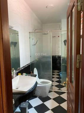 Cần bán nhà phố Trần Đại Nghĩa, DT: 80m2, 6 tầng, MT 5m, giá 15.8 tỷ. Liên hệ: 0986896619