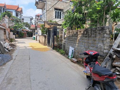 Chính chủ cần bán lô đất DT 71m2 đất Kim Châu, Kim Thư. MT = hậu = 5m ngõ 2 oto tránh nhau