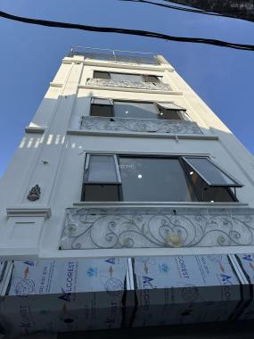 Bán nhà mới ở ngay Đội Cấn, Ba Đình, DT: 32m2, giá 3,75 tỷ