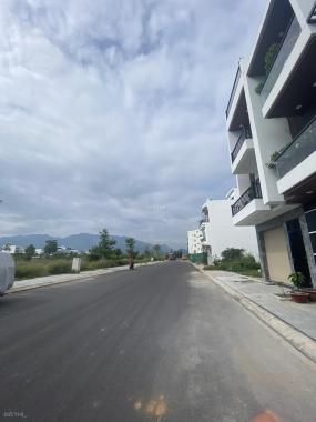 Mặt tiền B1 đối diện chung cư cao cấp VCN Phước Long 1 đang xây, giá 40tr/m2